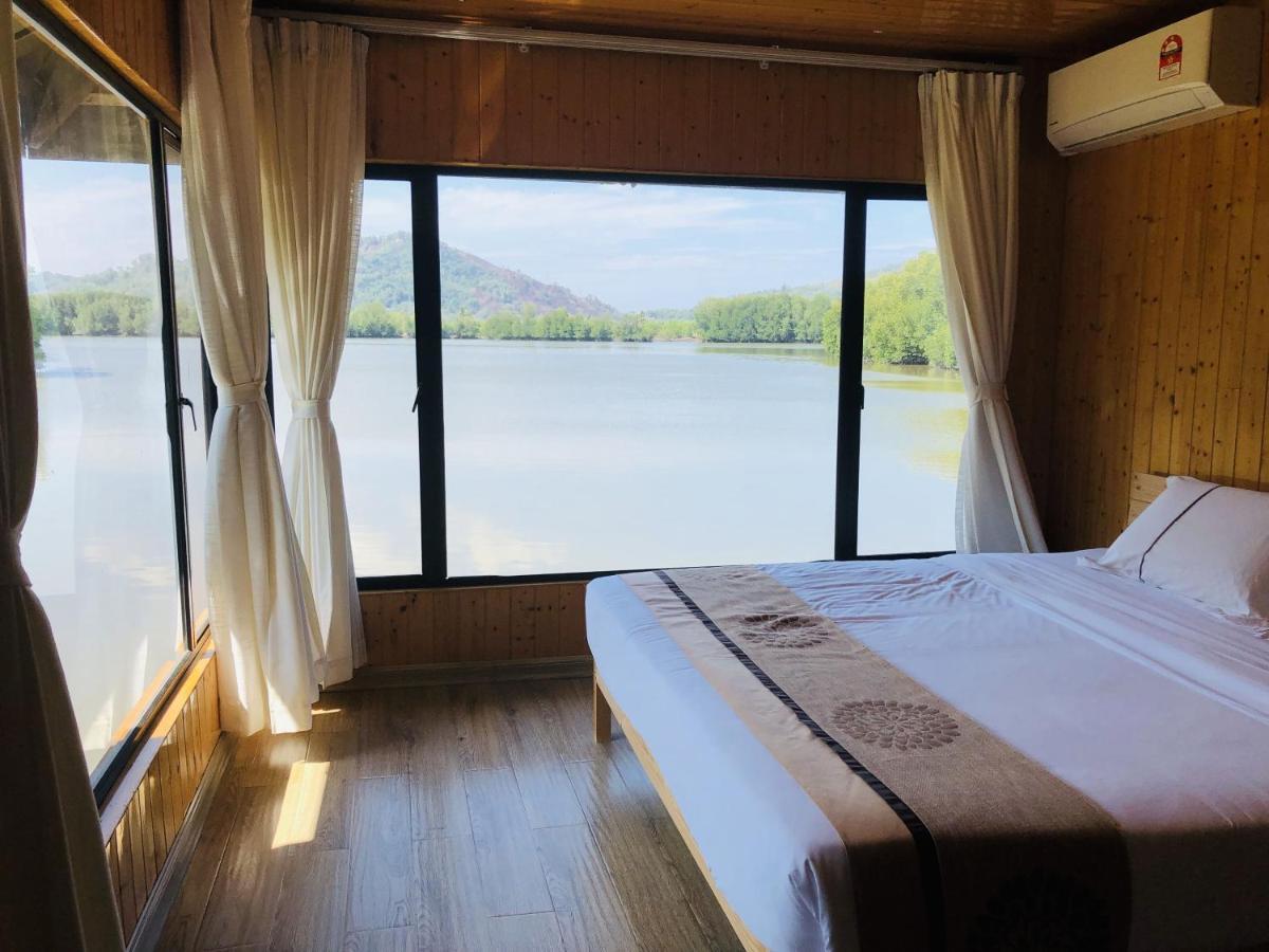 Homestay Gayang Friendly Water House
